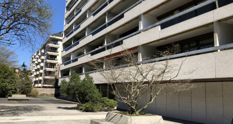Au coeur de Genève, grand appartement de 6 pièces traversant avec vue image 1