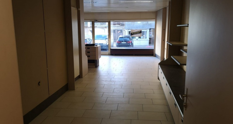 Zentrales grosszügiges Ladenlokal / Gewerbefläche in Balsthal image 6