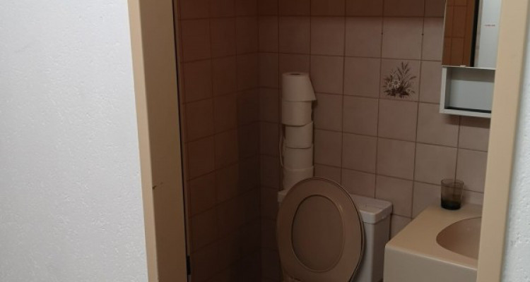 Zentrales grosszügiges Ladenlokal / Gewerbefläche in Balsthal image 8