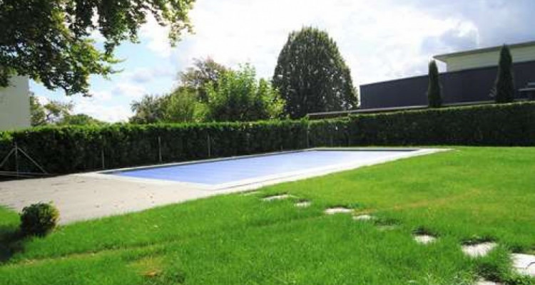 Grande villa individuelle avec piscine.  image 6