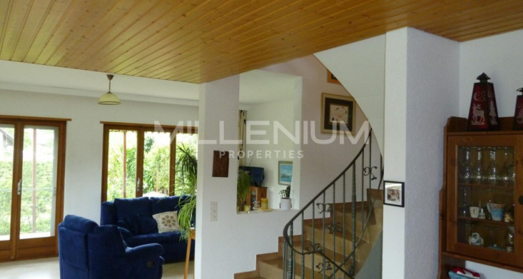 Belle maison mitoyenne à Mies image 4