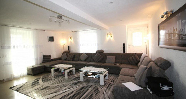 Bien de rendement : 2 appartements et une grange à transformer image 2