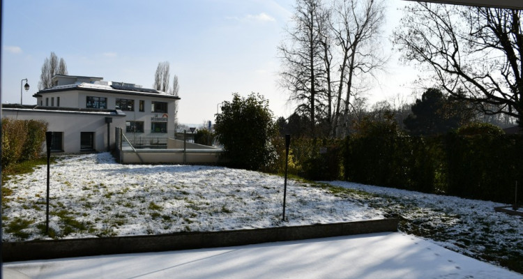 Mies : Appartement 1 rez-jardin, belle vue sur le lac image 15