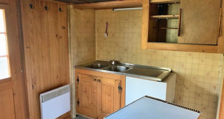 Chalet à rénover. image 2