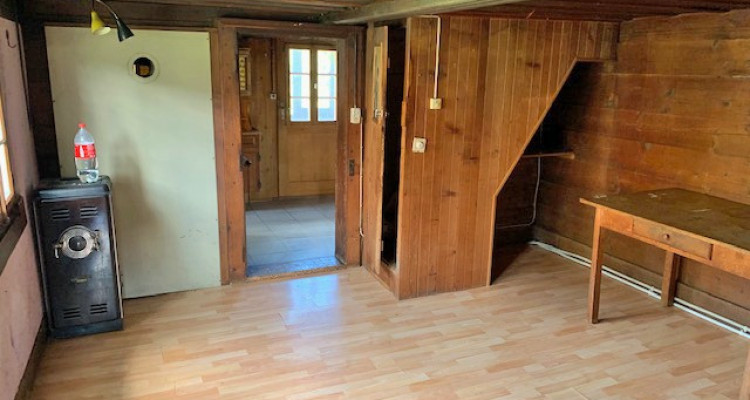 Chalet à rénover. image 3