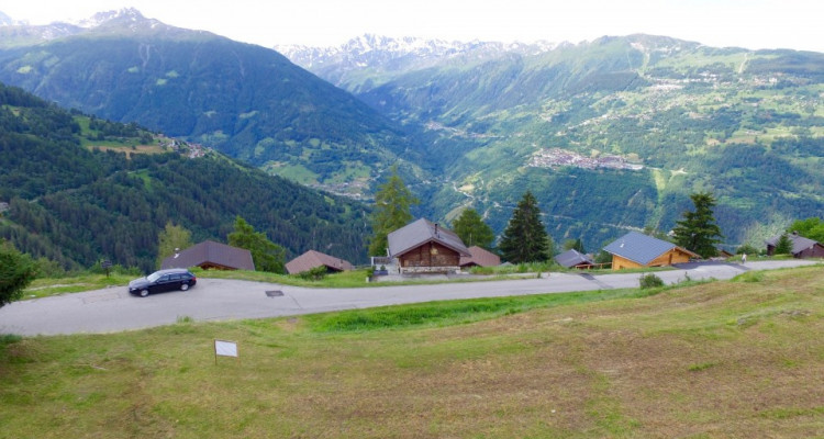 Terrain contructible idéalement situé aux Mayens de Mase image 1