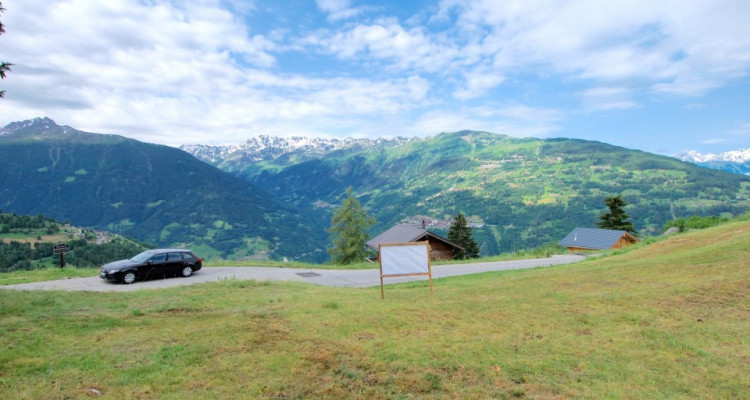 Terrain contructible idéalement situé aux Mayens de Mase image 2