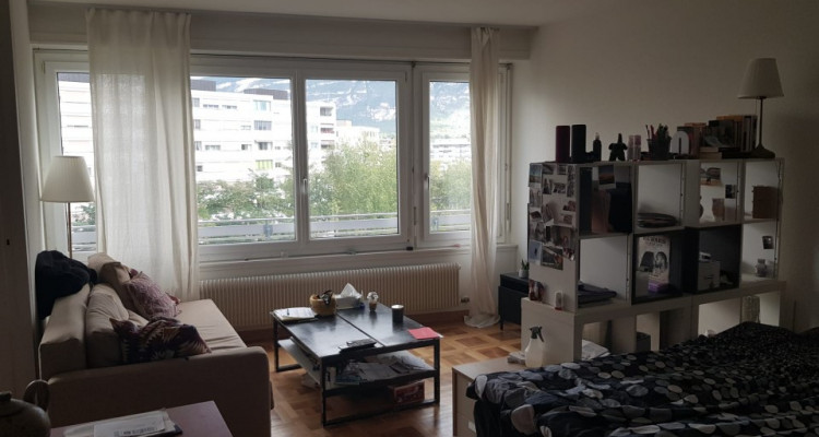 Appartement de 2 pièces situé à Grand-Lancy. image 2
