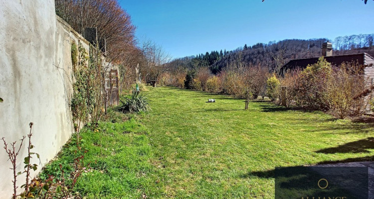 Immeuble avec 4 à 6 appartements selon organisation des lieux. image 13