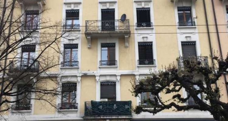 Appartement de 2 pièces situé à Genève.  image 1
