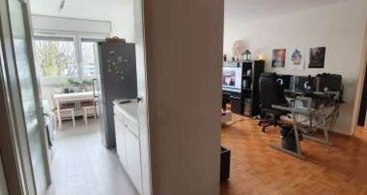 Bel appartement de 3 pièces situé à Perly.  image 1