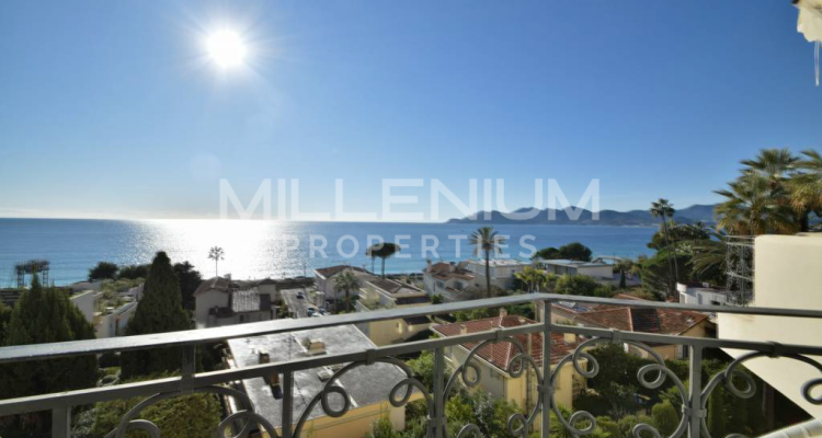 Spacieux appartement avec magnifique vue mer à Cannes image 1