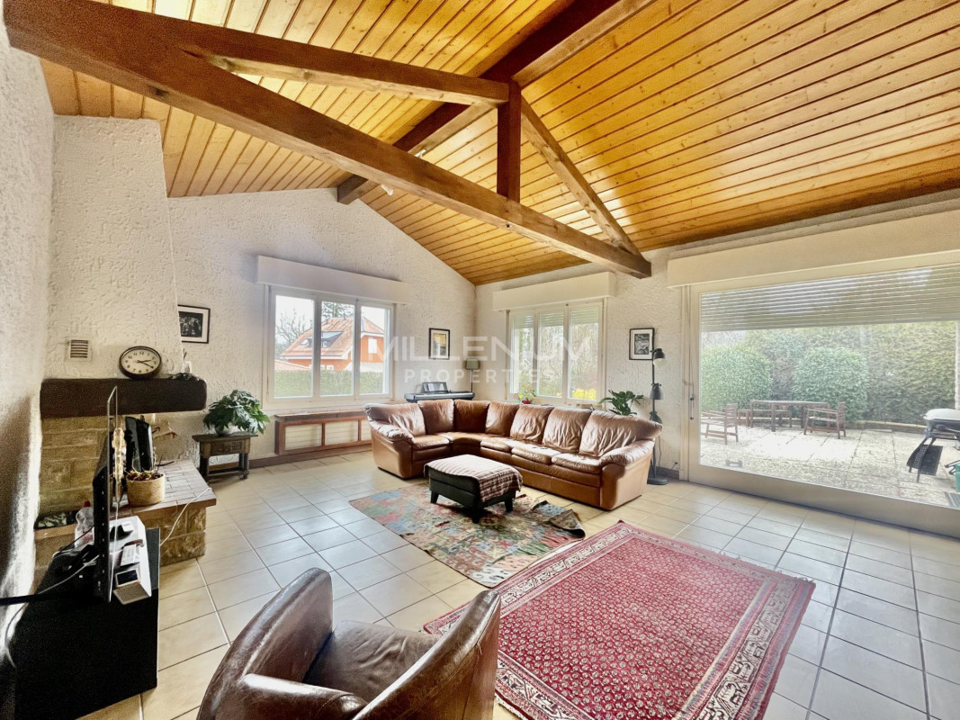 Belle maison spacieuse et lumineuse à Chambésy 7 pièces 160 m2 à Pregny