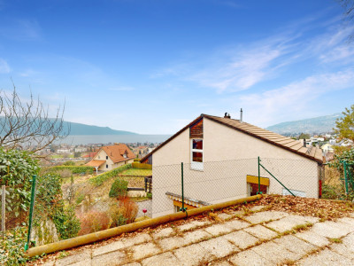 Exclusif: Spacieuse villa avec vue panoramique sur le lac & les Alpes image 1