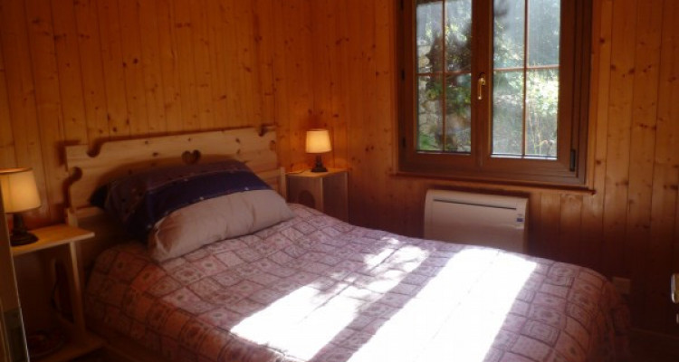 A VENDRE MAGNIFIQUE CHALET MEUBLE A 8 MINUTES DE CHAMPEX-LAC (VS) image 9