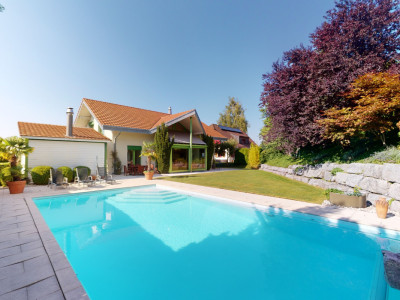 Splendide villa de standing avec grande terrasse et piscine extérieure image 1