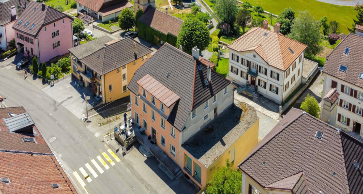 Splendide immeuble commercial avec chambres dhôtes, bar et kiosque image 12