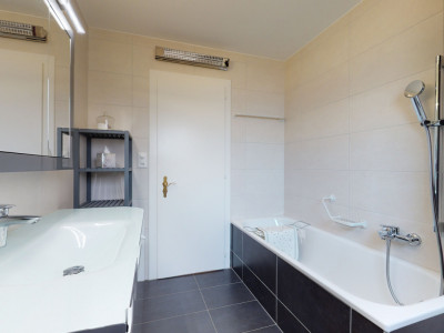 INVESTISSEURS: Spacieux duplex mansardé actuellement loué à Veyras image 9