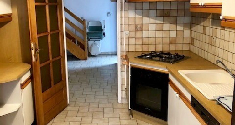 Charmante maison mitoyenne avec véranda à Saint-Julien en FRANCE image 3