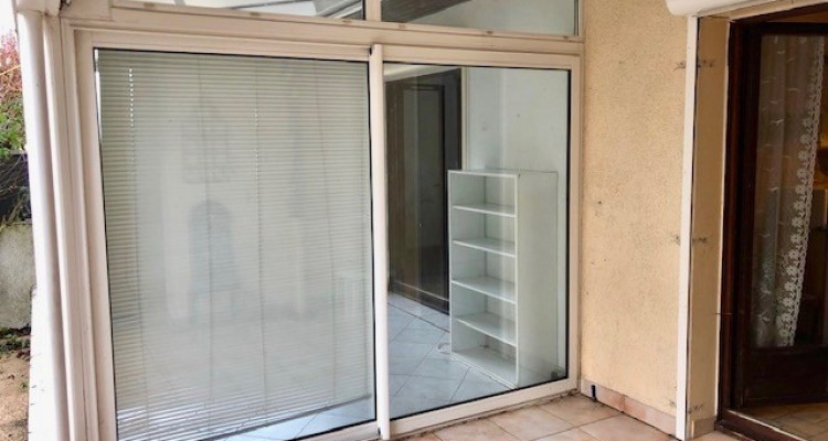 Charmante maison mitoyenne avec véranda à Saint-Julien en FRANCE image 5