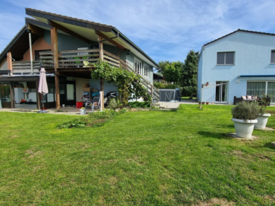 A vendre villa individuelle avec 2 logements sur la Commune de Grolley image 1