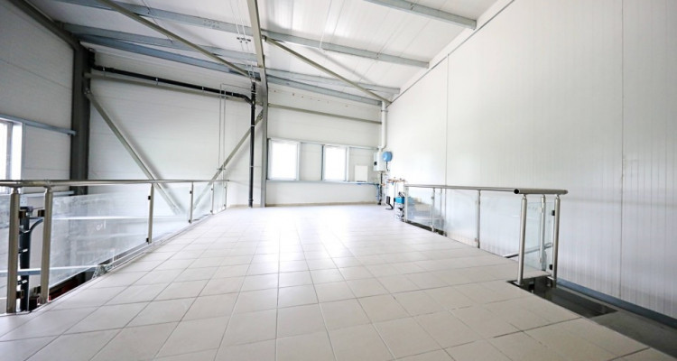 HALLE INDUSTRIELLE  à louer à Sion image 1