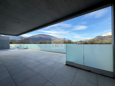 Spacieux attique 4,5 pièces avec terrasse panoramique de 68 m2 image 2