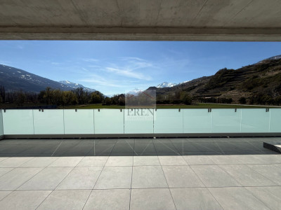 Spacieux attique 4,5 pièces neuf avec terrasse panoramique de 68 m2 image 2