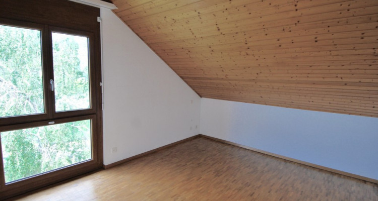 Magnifique attique de 5,5 pièces dans un quartier paisible de Duillier  image 8
