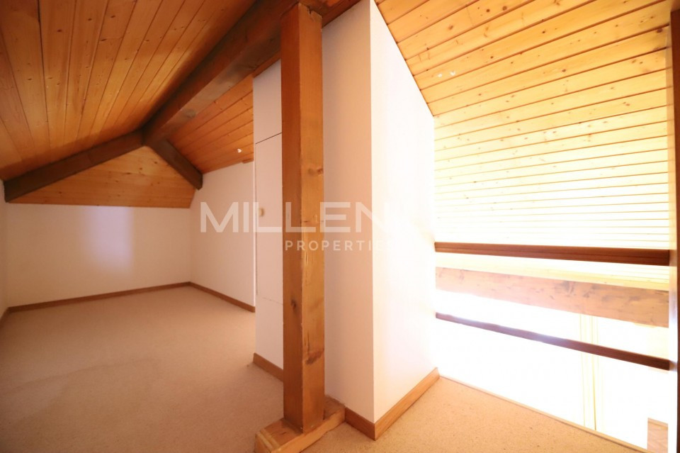 Bel appartement avec terrasse proche ONU 4 pièces 115 m2 à Le Grand