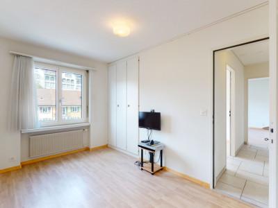 Zentrale 4.5-Zimmerwohnung mit Aussenparkplatz image 7