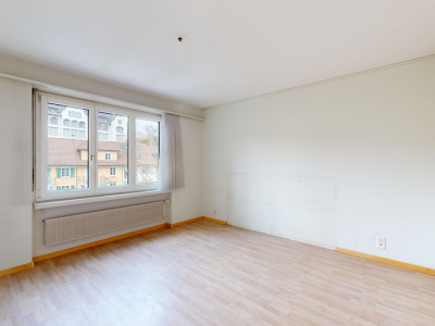 Zentrale 4.5-Zimmerwohnung mit Aussenparkplatz image 6