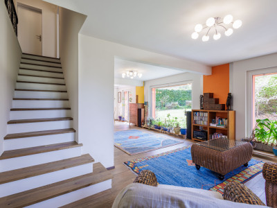 Freistehendes Einfamilienhaus mit wunderschönem Garten image 12