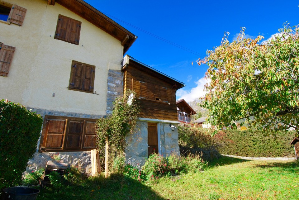 Chalet Mitoyen à Rénover Au Mayens-de-Chamoson Avec Une Magnifique Vue ...