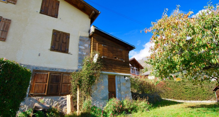 Chalet mitoyen à rénover au Mayens-de-Chamoson avec une magnifique vue  image 3
