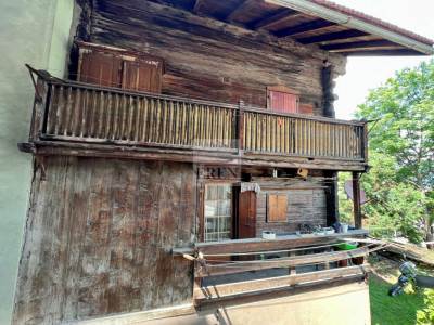 Maison de village multi-appartements à rénover + grange / raccard au coeur du village (Val dHérens) image 3