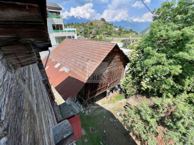 Maison de village multi-appartements à rénover + grange / raccard au coeur du village (Val dHérens) image 6