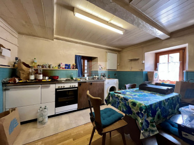 Maison de village multi-appartements à rénover + grange / raccard au coeur du village (Val dHérens) image 9