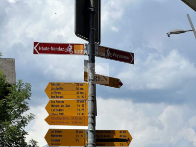 Maison de village multi-appartements à rénover + grange / raccard au coeur du village (Val dHérens) image 13