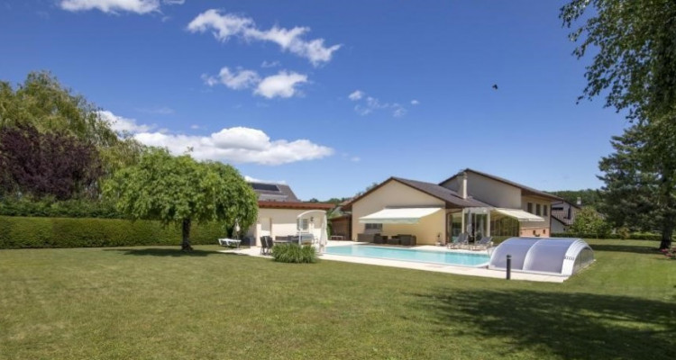 Belle villa individuelle avec piscine image 1