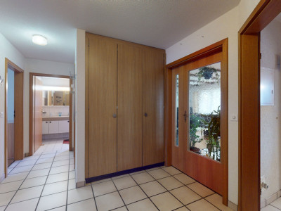 Gepflegte 3.5-Zimmer Gartenwohnung mit Garage & Parkplatz image 6