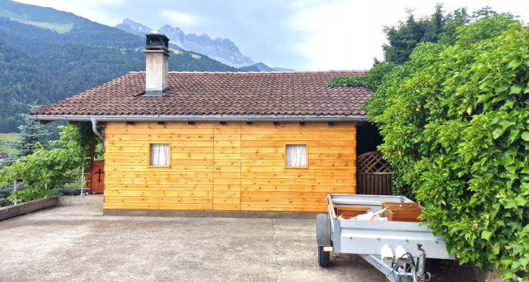 Propriété avec Chalet de 4,5 pces, 2 chambres, panneaux solaires + 1 local  image 6