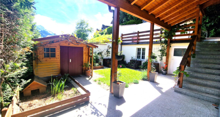 Propriété avec Chalet de 4,5 pces, 2 chambres, panneaux solaires + 1 local  image 4