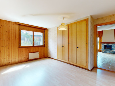 Maison jumelée au coeur du charmant village de Chandolin à Savièse! image 6