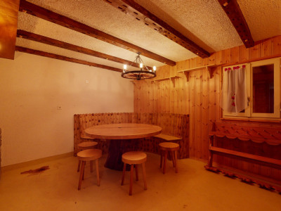 Maison jumelée au coeur du charmant village de Chandolin à Savièse! image 10