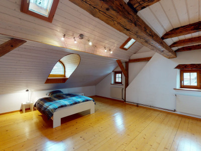 Einseitig angebautes Einfamilienhaus mit Einliegerwohnung image 6