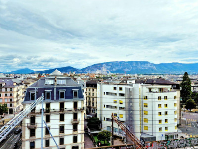 Splendid appartement de standing au coeur de la ville avec vue imprenable sur Genève image 1