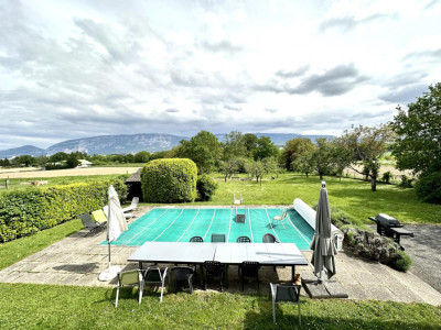 Villa individuelle 370 m2 avec piscine et grand jardin image 1
