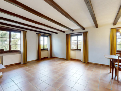 Charmantes Baselbieter Bauernhaus mit Einliegerwohnung und Landreserve image 2