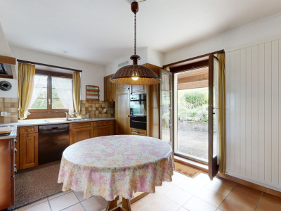 Charmantes Baselbieter Bauernhaus mit Einliegerwohnung und Landreserve image 3